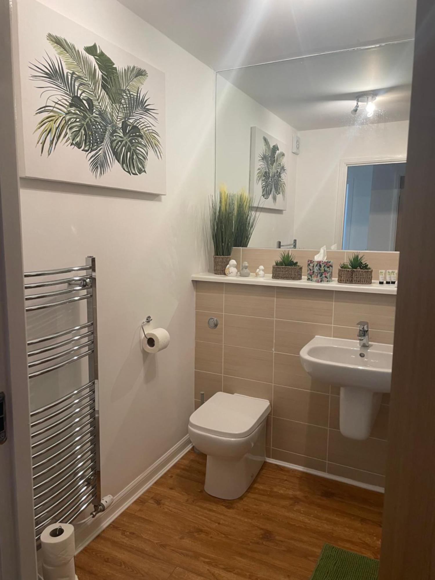 The Paisley Penthouse - Abbey View Apartment Bagian luar foto
