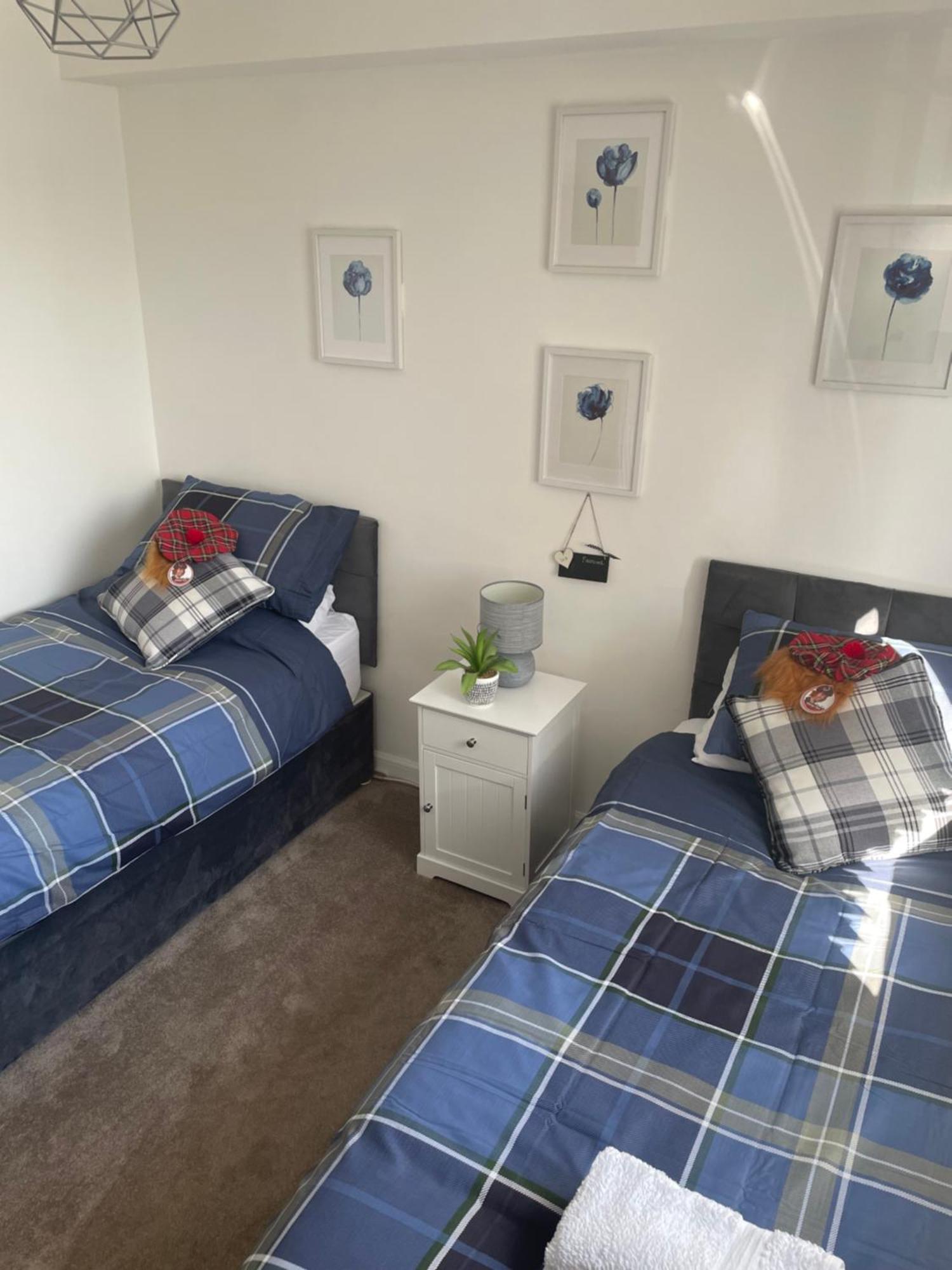 The Paisley Penthouse - Abbey View Apartment Bagian luar foto